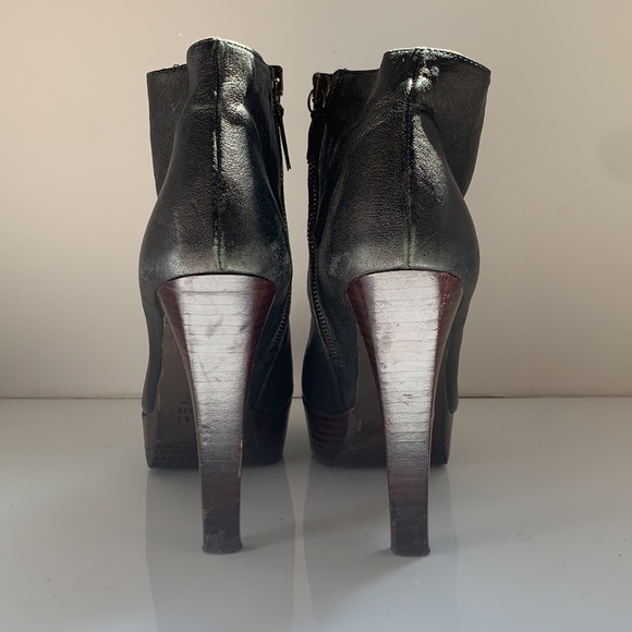 Stewart Weitzman Black Stacked Heeled Booties - Picture 15 of 16